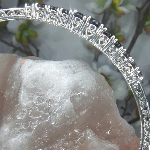 925 Genuine, Untreated Garnet Bangle. - Picture 11 of 11